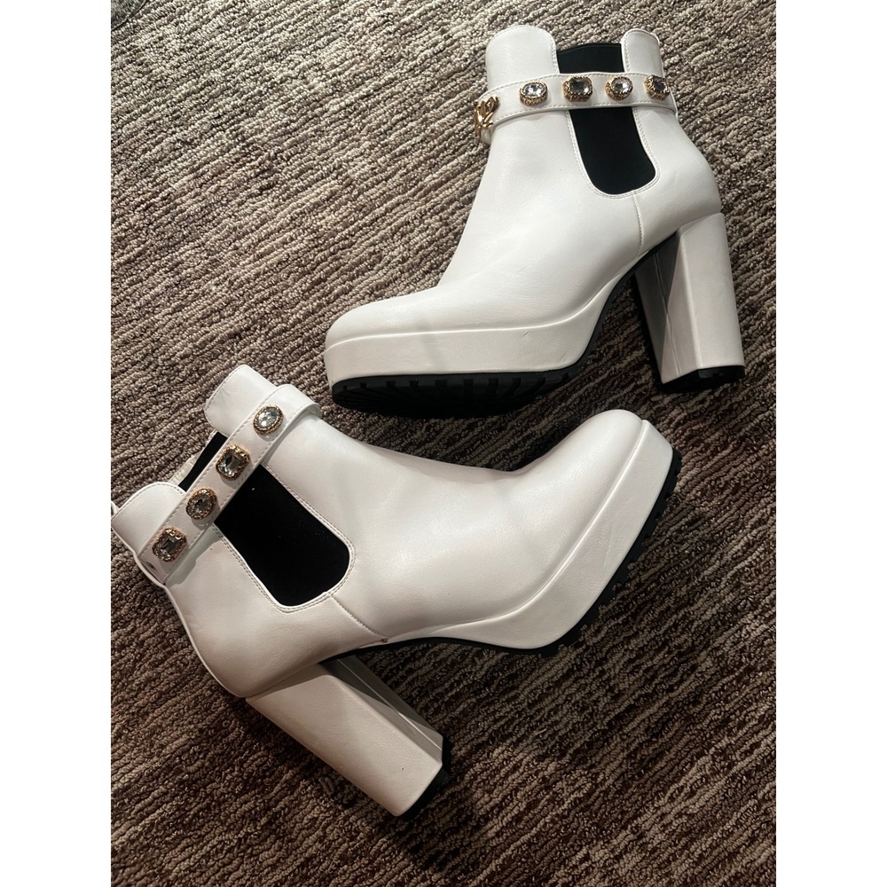 Juicy Couture‎ White Platform Ankle Boots Crystal Strap Gold Logo Block Heel